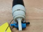 VW Golf 3 III Bj.95 orig. Wischwasserpumpe 1H6955651 Waschpumpe